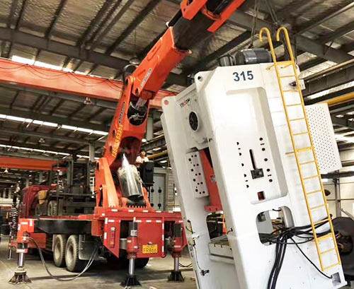 杭州附近随车吊出租，轻松解决运输难题